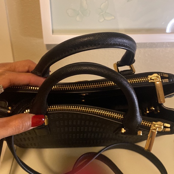 Tory Burch Robinson Perforated Micro Double Zip Tote Black-Birch with wallet - Picture 11 of 11